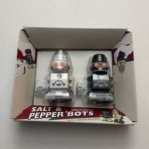 NWB- Suck UK Salt And Pepper Shaker Robots